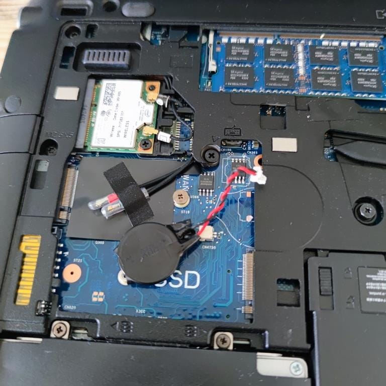 Dépannage informatique à Pontivy – réparation PC portable - pile CMOS